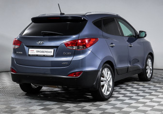 Подержанный автомобиль Hyundai ix35 2012 года (5 фото)