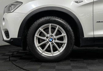 Подержанный автомобиль BMW X3 2017 года (8 фото)