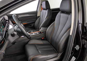 Подержанный автомобиль Omoda S5 GT 2024 года (20 фото)