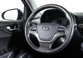 Подержанный автомобиль Hyundai Solaris Sedan 2021 года (12 фото)