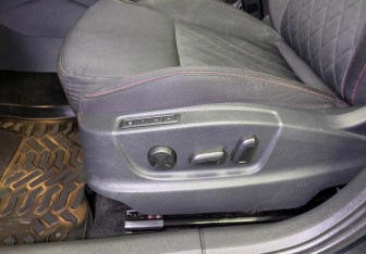 Подержанный автомобиль Skoda Octavia RS Wagon 2020 года (20 фото)