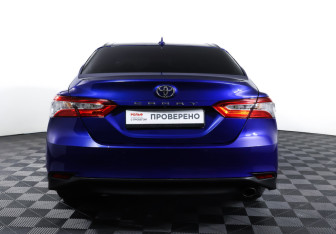 Подержанный автомобиль Toyota Camry Sedan 2021 года (6 фото)