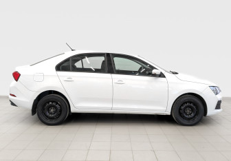 Подержанный автомобиль Skoda Rapid Liftback 2021 года (4 фото)