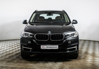 Подержанный автомобиль BMW X5 2017 года (2 фото)