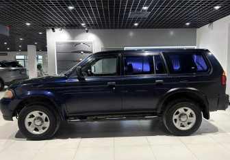 Подержанный автомобиль Mitsubishi Montero Sport 2001 года (9 фото)