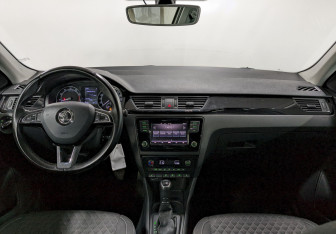 Подержанный автомобиль Skoda Rapid Liftback 2018 года (21 фото)