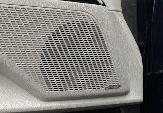 Подержанный автомобиль Kia Carnival 2021 года (26 фото)