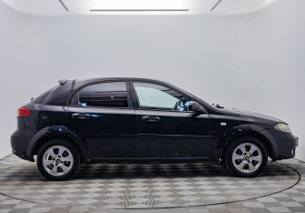 Подержанный автомобиль Chevrolet Lacetti Hatchback 2008 года (6 фото)