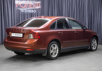 Подержанный автомобиль Volvo S40 2008 года (5 фото)