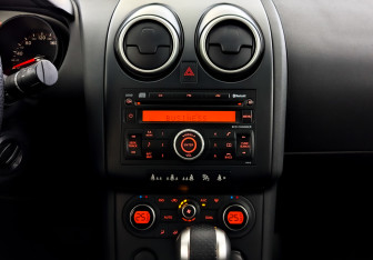 Подержанный автомобиль Nissan Qashqai 2008 года (15 фото)
