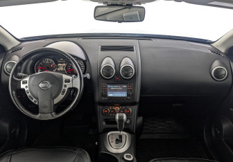Подержанный автомобиль Nissan Qashqai 2011 года (14 фото)