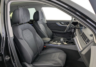 Подержанный автомобиль Hongqi HS5 2024 года (27 фото)