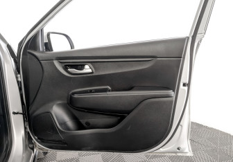 Подержанный автомобиль Kia Rio Hatchback 2021 года (24 фото)