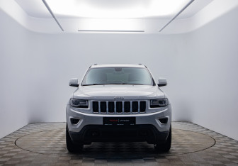 Подержанный автомобиль Jeep Grand Cherokee 2015 года (2 фото)