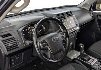 Подержанный автомобиль Toyota Land Cruiser Prado 2021 года (15 фото)
