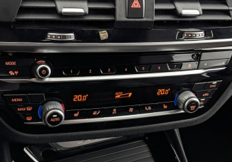 Подержанный автомобиль BMW X3 2020 года (21 фото)
