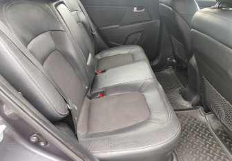 Подержанный автомобиль Kia Sportage 2012 года (11 фото)