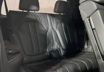 Подержанный автомобиль BMW X7 2019 года (16 фото)