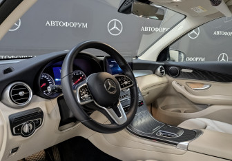 Подержанный автомобиль Mercedes-Benz GLC Coupe 2021 года (15 фото)