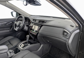 Подержанный автомобиль Nissan X-Trail 2019 года (11 фото)