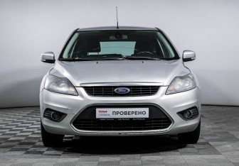 Подержанный автомобиль Ford Focus Hatchback 2010 года (2 фото)