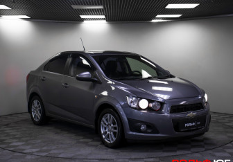 Подержанный автомобиль Chevrolet Aveo Sedan 2012 года (20 фото)