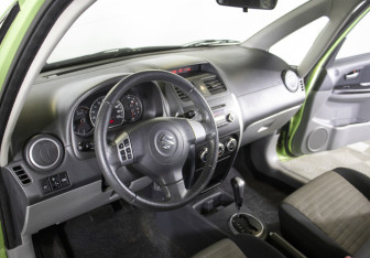 Подержанный автомобиль Suzuki SX4 Hatchback 2009 года (9 фото)