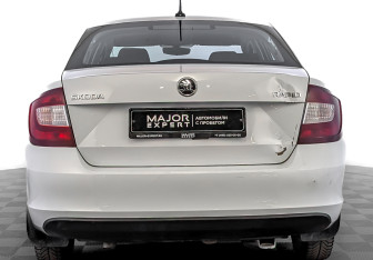 Подержанный автомобиль Skoda Rapid Liftback 2019 года (6 фото)