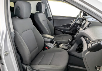Подержанный автомобиль Hyundai Santa Fe 2012 года (23 фото)