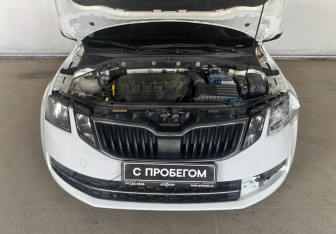 Подержанный автомобиль Skoda Octavia Liftback 2020 года (9 фото)