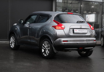 Подержанный автомобиль Nissan Juke 2014 года (6 фото)