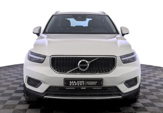 Подержанный автомобиль Volvo XC40 2018 года (2 фото)
