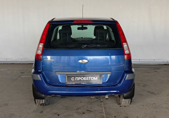 Подержанный автомобиль Ford Fusion 2007 года (5 фото)