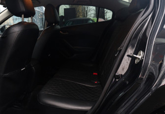 Подержанный автомобиль Mazda 3 Sedan 2014 года (10 фото)