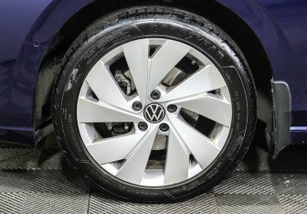 Подержанный автомобиль Volkswagen Golf Hatchback 2021 года (8 фото)