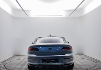 Подержанный автомобиль Volkswagen Arteon 2020 года (6 фото)