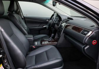 Подержанный автомобиль Toyota Camry Sedan 2017 года (10 фото)