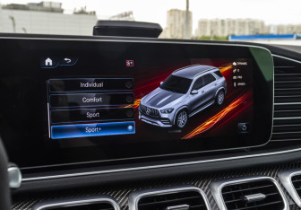 Подержанный автомобиль Mercedes-Benz GLE AMG 2023 года (54 фото)