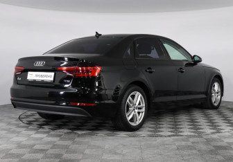 Подержанный автомобиль Audi A4 Sedan 2017 года (5 фото)
