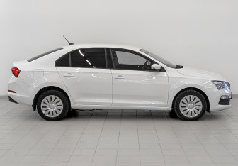 Подержанный автомобиль Skoda Rapid Liftback 2021 года (4 фото)