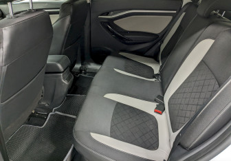 Подержанный автомобиль LADA (ВАЗ) Vesta Sedan 2019 года (15 фото)