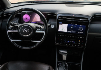 Подержанный автомобиль Hyundai Tucson 2022 года (11 фото)
