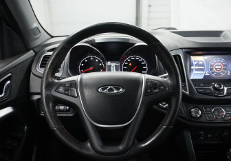 Подержанный автомобиль Chery Tiggo 5 2015 года (13 фото)