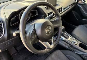 Подержанный автомобиль Mazda 3 Sedan 2015 года (14 фото)