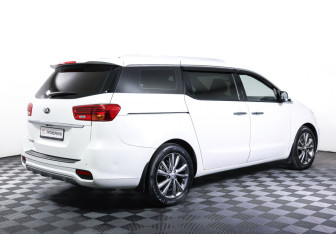 Подержанный автомобиль Kia Carnival 2020 года (5 фото)
