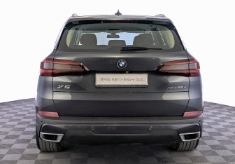 Подержанный автомобиль BMW X5 2020 года (6 фото)