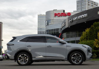 Подержанный автомобиль Changan CS75PLUS 2025 года (3 фото)