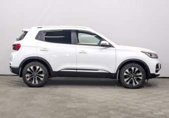 Подержанный автомобиль Chery Tiggo 4 2021 года (4 фото)