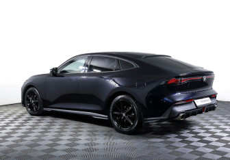 Подержанный автомобиль Changan UNI-V 2023 года (7 фото)