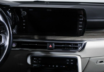 Подержанный автомобиль Kia K5 2021 года (11 фото)